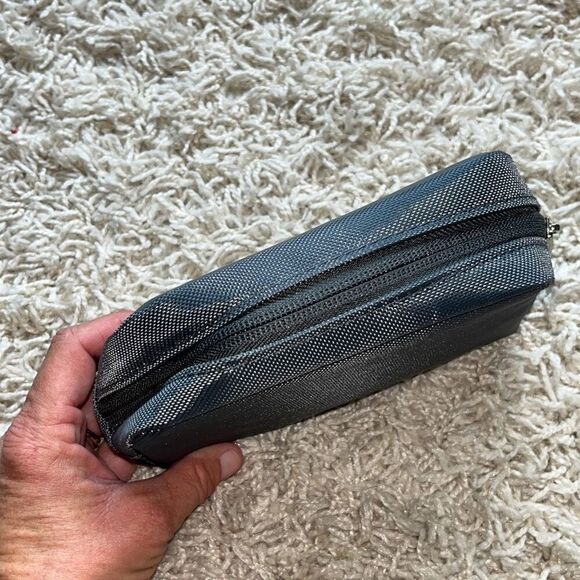 Tumi Small Necessities Bag Full - Picture 4 of 10